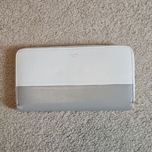 CELINE Two-Tone Leather Zip Wallet in White & Light Gray